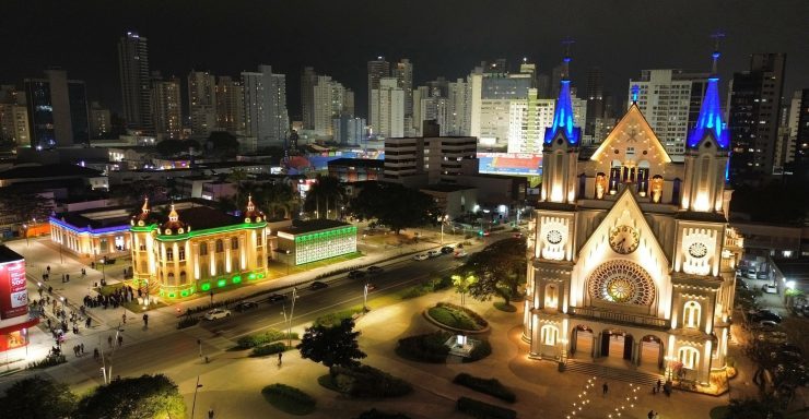 Vista aérea de Itajaí, em SC, uma das bases na Quantum Engenharia.