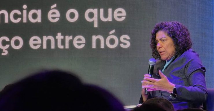 Heidi Brooks, professora de Comportamento Organizacional na Yale School of Management. IA como indutor do poder humano.