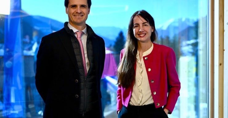 Pedro Vasconcelos, administrador executivo do grupo EDP, e Gwenaelle Avice Huet, vice-presidente executiva e membro do Comitê Executivo da Schneider Electric